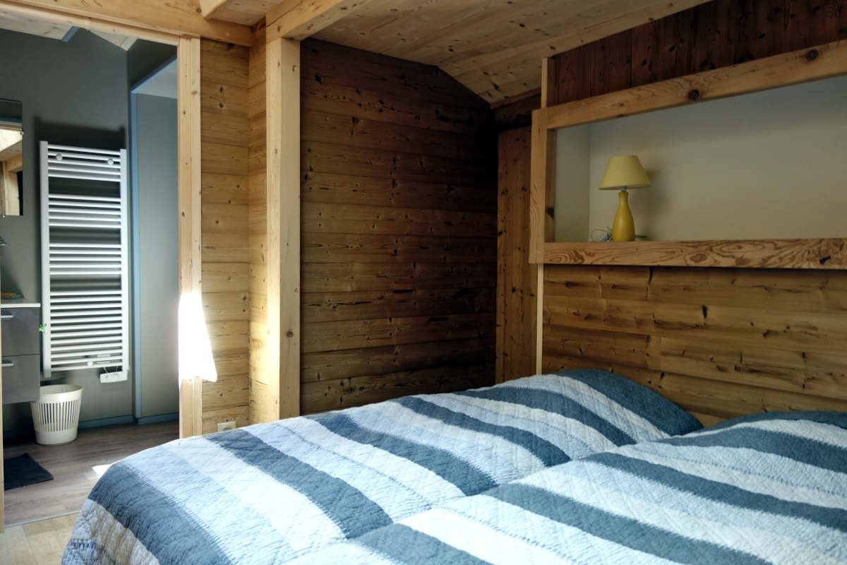 dernier étage maison de pays proche pistes