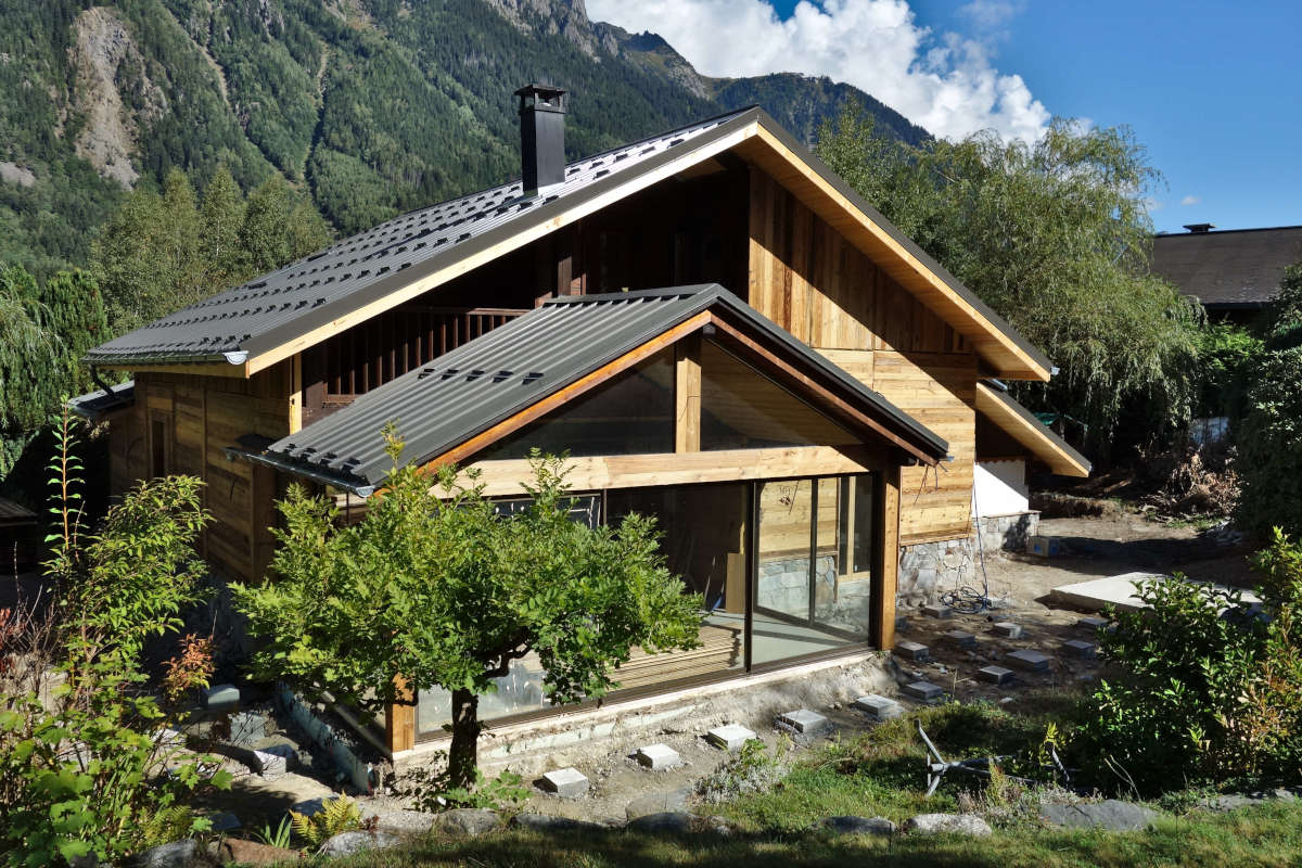 7 room chalet in quiet setting